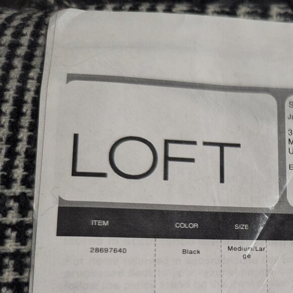 LOFT Reversible Houndstooth Poncho, NWT, Black-White, Size M/L, still in package - Picture 3 of 3